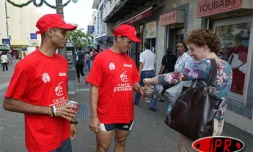 Vendredi 2 décembre 2005 

Comme tous les ans, les sapeurs pompiers de l'île ont collecté des fonds pour le Téléthon