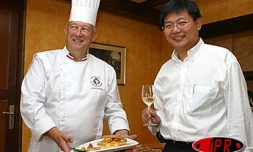 Jeudi 2 décembre 2004
Le chef Jean Durand a mis les petits plats dans les grands avec des produits Leader Price