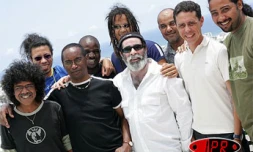 Mercredi 16 novembre 2005

Lors de la présenation de &quot;Lèv&quot;, le nouvel opus de Baster