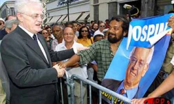 Le Premier ministre Lionel Jospin était en visite officielle à La Réunion du jeudi 25 janvier au samedi 27 janvier 2001