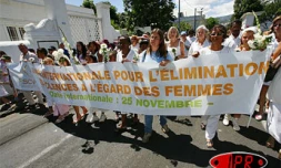 Dimanche 27 novembre 2005

300 personnes ont participé à la Marche Blanches contre les violences faites aux femmes