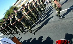 14 juillet 2003 - Images du défilé militaire à Saint-Denis
