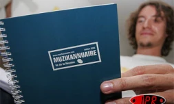 Mardi 22 novembre 2005 -

Musikannuaire 2006 recense les coordonnées de 240 artistes réunionnais