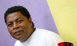 Jeudi 4 août 2005 -

L'accordéoniste malgache Régis Gizavo