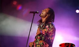 Dimanche 2 juillet 2006 -

Yannick Noah en concert à Saint-Denis de La Réunion