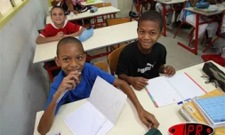 Classe  de 6eme college de l'Oasis au Port