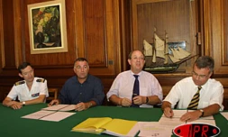 Mercredi 29 octobre 2003
Lors de la signature de la convention à la préfecture