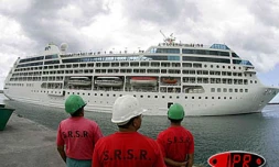 Vendredi 29 octobre 2004


Le Pacific Princess à son arrivée au port