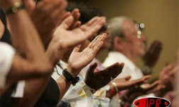 Jeudi 7 avril 2005 - 

Plusieurs milliers de personnes ont assisté en l'église du Chaudron à la messe en mémoire de Jean-Paul II
