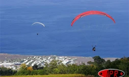 Lundi 7 novembre 2005 -

Le championnat de France de parapente a commencé tôt dans la matinée