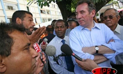 Vendredi 23 mars 2007 -

François Bayrou (UDF) en campagne pour l'élection présidentielle