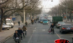 Lundi 3 avril 2006- 
Scènes de vie matinale dans les rues de la capitale chinoise