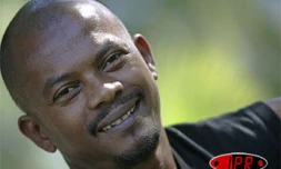 Mercredi 3 août 2005


Le bluesman mauricien Éric Triton se produira le samedi 6 août à partir de 18 heures au Chapito à Saint-Leu