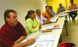 Lors de la conférence de presse à la chambre de commerce et d'industrie