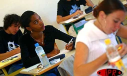 Jeudi 10 juin 2004

Le bac 2004 a débuté par la tradionnelle épreuve de philosophie