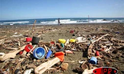 Lundi 5 mars 2007 -

Le littoral de l'Ouest et les plages ont été dévastés par le cyclone Gamède