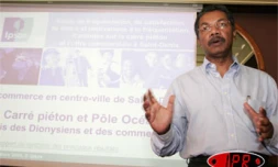 Vendredi 22 avril 2005 -René-Paul Victoria, député-maire de Saint-Denis