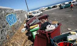 Lundi 25 septembre 2006 -

Malgré la présence de poubelles et un ramassage quotidien des déchets, des immondices défigurent les paysages de l'Ouest