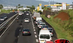 Jeudi 1er février 2007- 

Les pompistes sont en grève. Ils réclament une augmentation de leur marge bénéficiaire