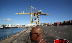 Jeudi 20 avril 2006 -

L'enceinte portuaire est complètement paralysée par le mouvement de grève de l'ensemble des personnels du port