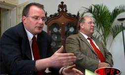 Jeudi 31 mars 2004 -
Franck-Olivier Lachaud est le nouveau secrétaire général de la préfecture