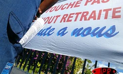 Jeudi 27 mai 2004 - 

Les électriciens à leur arrivée à la préfecture