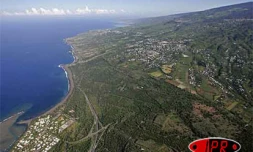 Mercredi 21 mars 2007 -

Le conseil régional a présenté aux élus du Sud un projet de prolongement de prolongement de la desserte du tram train jusqu'à Saint-Joseph