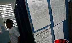 Vendredi 21 novembre 2003 -

Le PS a présenté ses candidats pour les cantonales à Saint-Denis