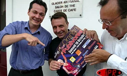 Mercredi 15 octobre 2003. Les organisateurs de la nuit des Publivores