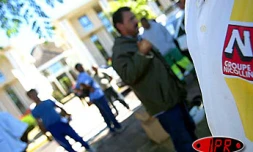 Jeudi 10 juin 2004

La direction de Nicollin a assigné les grévistes en référé pour entrave à la liberté du travail