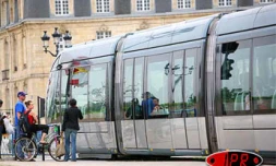 Le tram-train de La Réunion sera construit grâce à un partenariat public-privé (notre photo le tramway de Bordeaux)