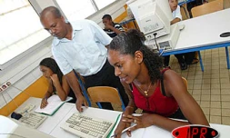 rensco0001Mercredi 18 août 2004

Les collégiens et les lycéens ont repris le chemin des classes