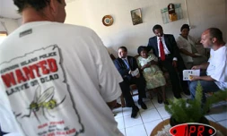 Dimanche 29 octobre 2006 

Xavier Bertrand, ministre de la santé, en visite à La Réunion
