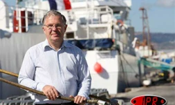 Vendredi 24 août 2007 - 

Jacques de Chateauvieux, président de la SAPMER, Chateauvieux a passé commande de trois thoniers senneurs