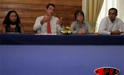 Vendredi 14 octobre 2005 -

Une journée des centenaires sera organisée dans plusieurs communes le jeudi 20 octobre 2005.