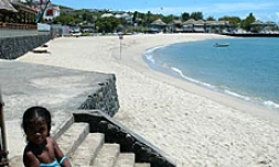 Lundi 27 décembre 2004 -

Les plages ont été interdites jusque dans le milieu de l'après-midi