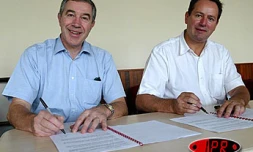 Lors de la signature de la convention formalisant l'ouverture d'un bureau SALF-BTP