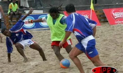 Samedi 7 octobre 2006 -

Phase de jeu lors du tournoi de Beach soccer à Saint-Pierre
