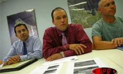 Jeudi 25 août 2005 -
Pascal Plante, président de la commission développement internationale (au centre) a fait le point sur la mission économique menée par la CCIR à Toamasina (Tamatave)