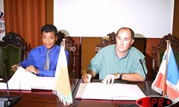 Mardi 4 novembre 2003

Lors de la signature de la convention de partenariat entre La Réunion et Madagacar