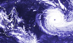 Photo satellite de Météo France du cyclone intense Kalunde