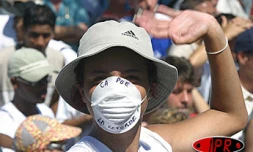 25 000 grévistes de l'Éducation nationale ont manifesté  à Saint-Pierre le mercredi 23 avril 2003. Ils protestent toujours contre &quot;le démantèlement du service public d'éducation&quot;