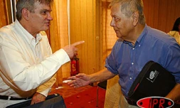 Vendredi 20 février 2004
Camille Sudre et Paul Vergès lors de leur conférence de presse