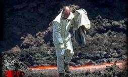 16 janvier 2002. le fleuve de lave se tarit brusquement. C'est la fin de l'éruption