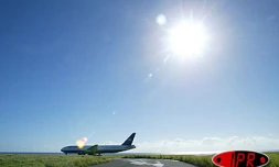 Mercredi 4 juin 2003
Le Boieng 777-200 d'Air Austral a effectué un vol de présentation entre La Réunion et Maurice. Il assurera la liaison Réunion -Métropole dès le 28 juin