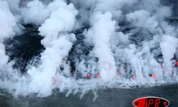 Jeudi 5 avril 2007

Les coulées du piton de la Fournaise se jettent dans la mer