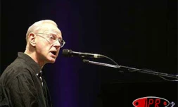 William Sheller en concert les 16 et 17 février 2007 au théâtre de plein air à Saint-Gilles et au théâtre Luc Donat au Tampon
