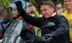 Brésil: fin de campagne à pied et à moto pour Lula et Bolsonaro