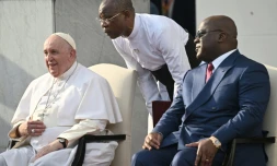 RDC: accueilli avec ferveur à Kinshasa, le pape dénonce le "colonialisme économique"