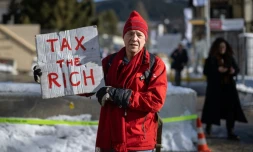 "Taxez-moi et taxez les gens comme moi", réclame un millionnaire à Davos